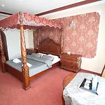 Zlote Arkady 3*