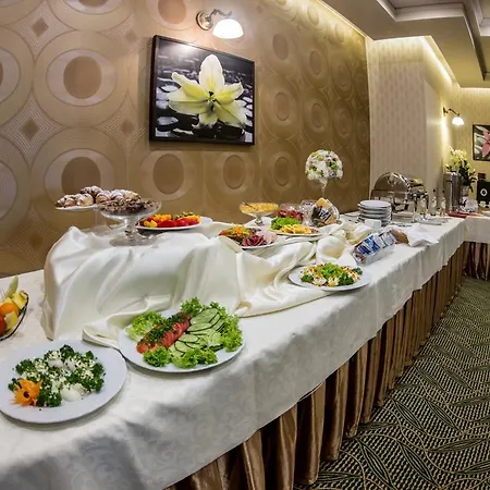 Złote Arkady 3* Częstochowa